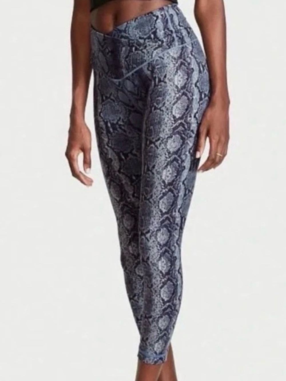 Victoria's Secret On Point Crossover 7/8 Crop Snake Print Leggings